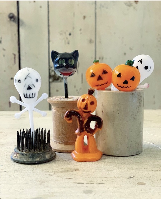 Vintage Halloween Decor Roundup: Part One - MY WEATHERED HOME