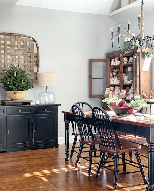 view of the kitchen area