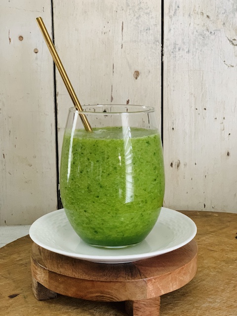best green smoothie in a glass