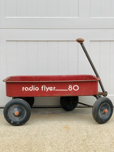 a red radio flyer 