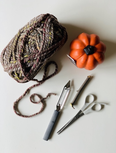 materials needed for yarn pumpkins