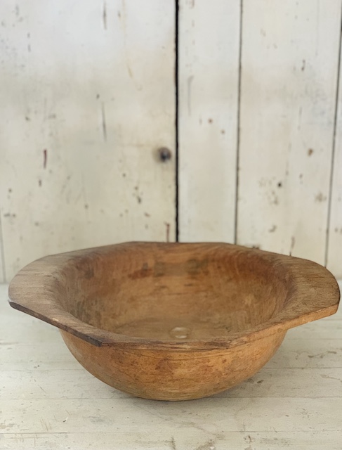 old wooden bowl 5 Fun vintage finds