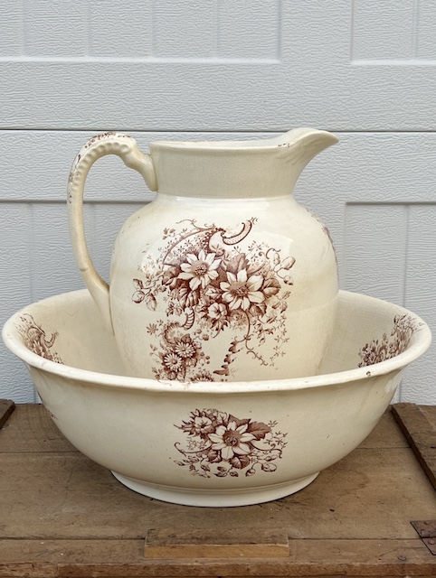 the bowl and pitcher set from my antique haul