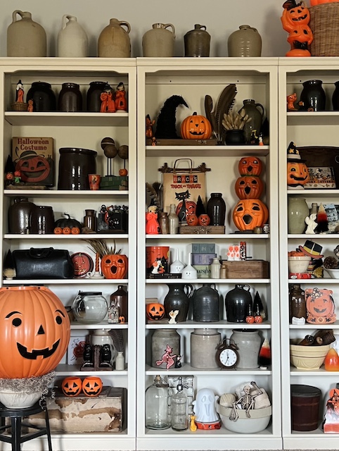 Spooky Vintage Halloween Bookcase Decor - Antique Shelf Decorations — Emily  Retro - Vintage and DIY Home Design