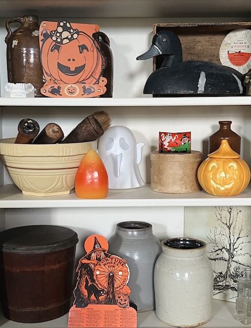 Spooky Vintage Halloween Bookcase Decor - Antique Shelf Decorations — Emily  Retro - Vintage and DIY Home Design